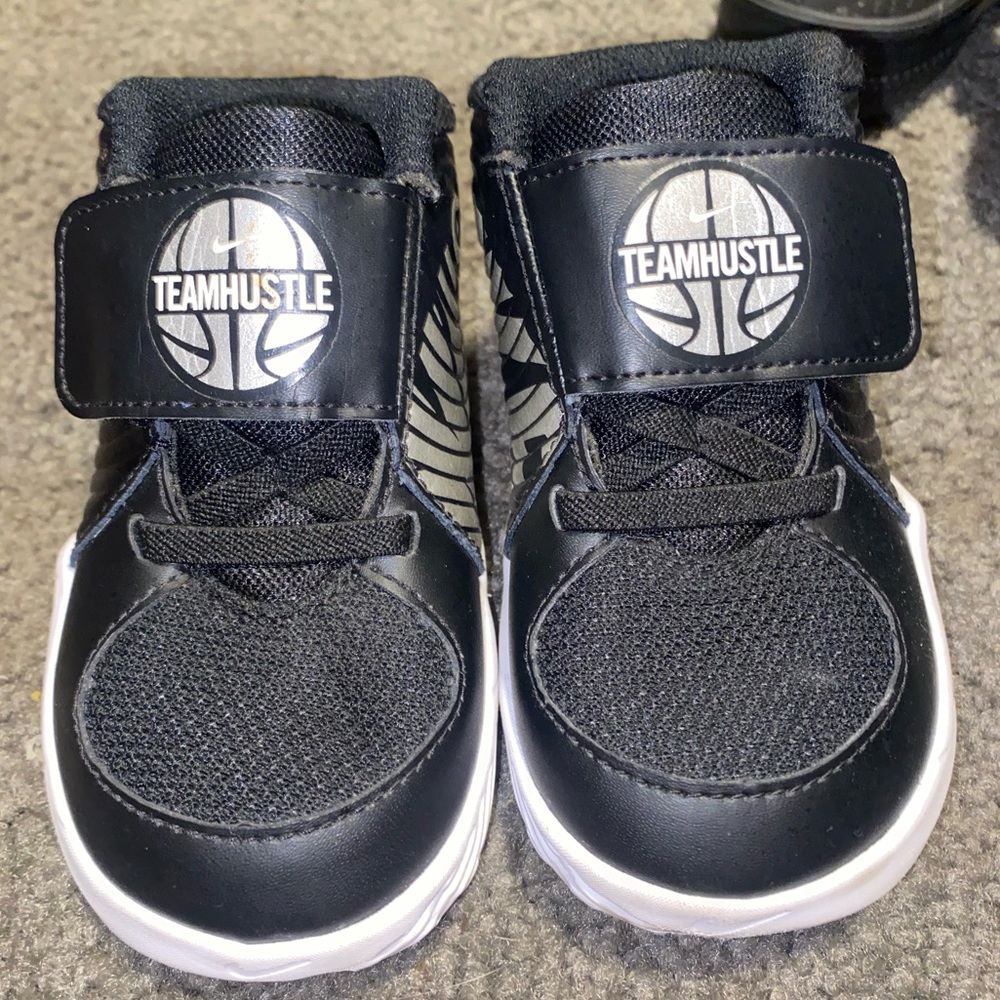Toddler Nike team hustle D9